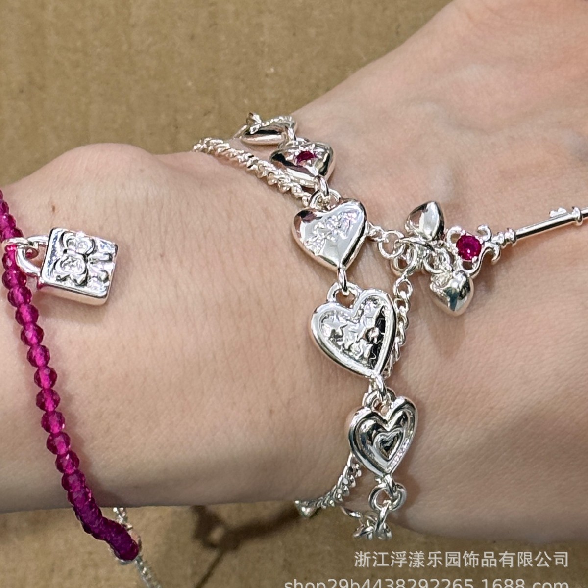 日本品质韩系ins风红宝石爱心钥匙蝴蝶结锁扣爱心叠戴百搭手链小