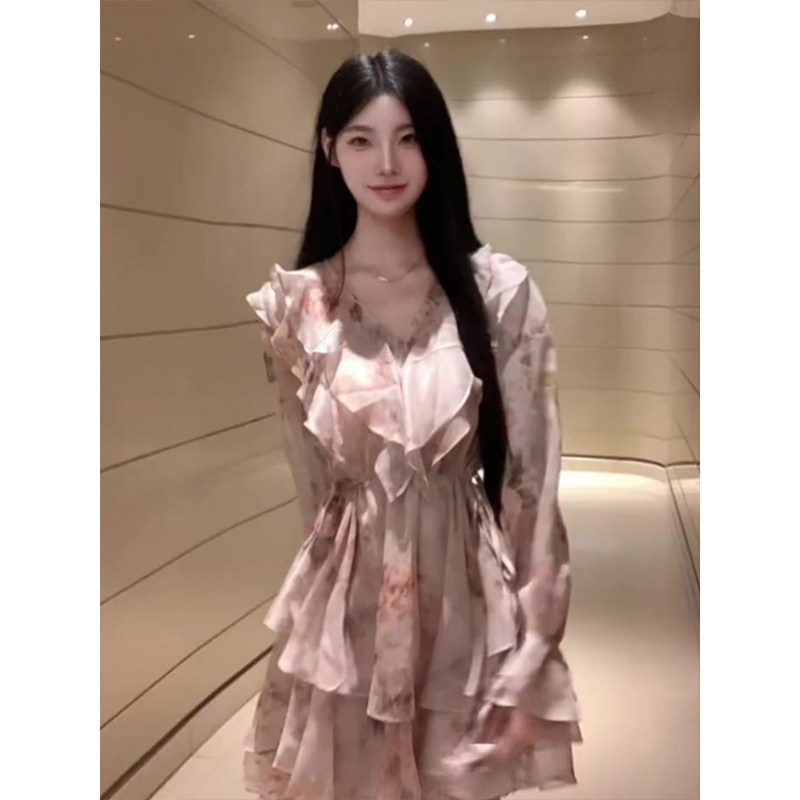 温柔风V领碎花连衣裙女秋季新款纯欲气质收腰显瘦荷叶边雪纺短裙