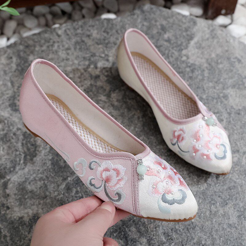 极速绣花鞋女低跟搭配旗袍汉服鞋子百搭J民族风软底防滑老北京布