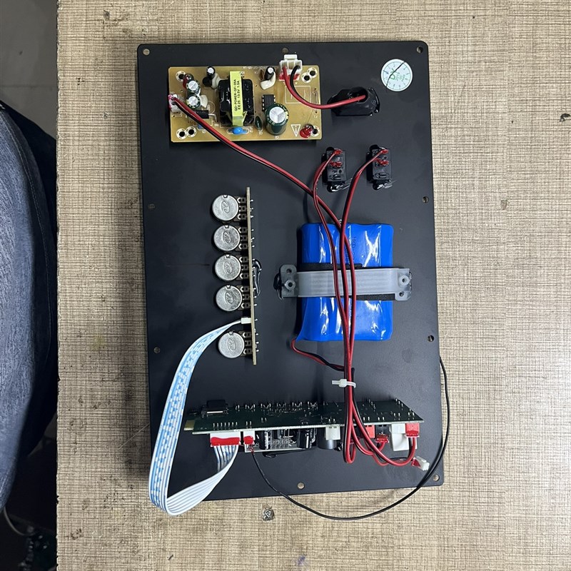 蓝牙功放板180×280mrm自带充电电源单声道25瓦适用于8-15寸拉杆