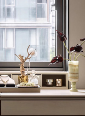 现代中古风样板间梳妆台大理石花器葡萄梳妆台摆件桌面设计师装饰