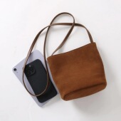 2025新款 时尚 简约磨砂牛皮手拎水桶包小众高级感复古单肩斜挎小包