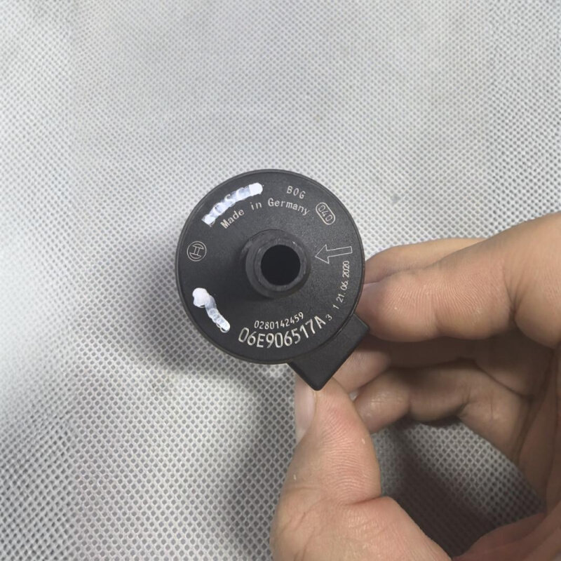 06E906517A 06E 906 517 A 途锐尚酷高尔夫A6A5A8 碳罐电磁阀