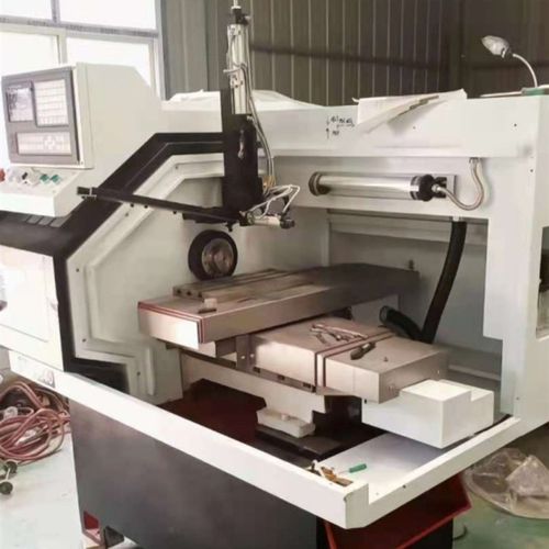 极速全自动小型气动卧式数控仪表机床车铣复合L送料硬轨0640数控