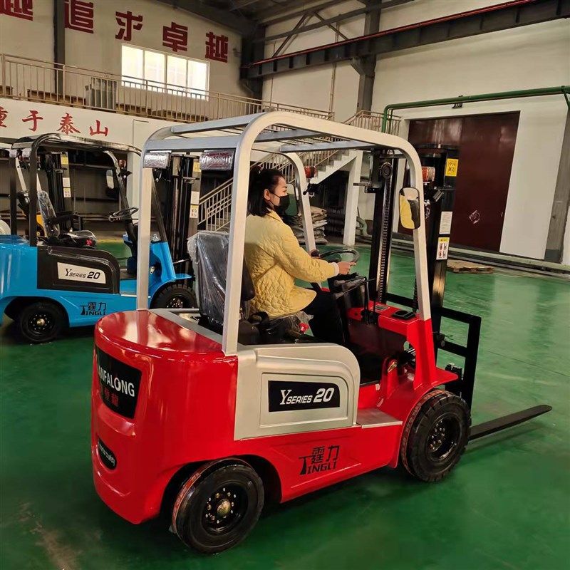 极速电动堆高机2吨小型四t轮座驾式全电动堆高机1吨3吨电动堆高机