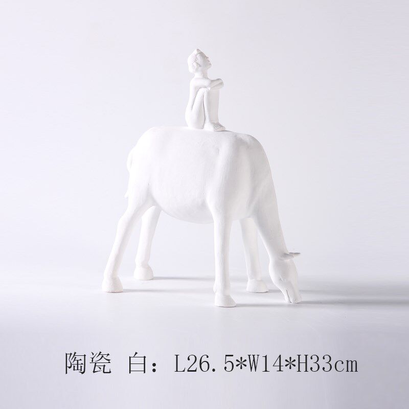 现代简约陶e瓷牧牛动物人体抽象摆件样板间酒店售楼处玄关酒柜装