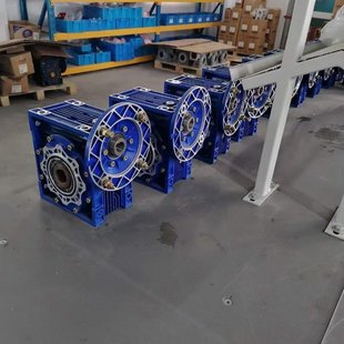 螺旋换向箱 R37 9.47M1 AT210L1摆线减速机 Y1.1KW