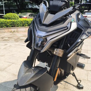 适用春风8f00NK改装 碳纤维前挡风 件风挡车头配件