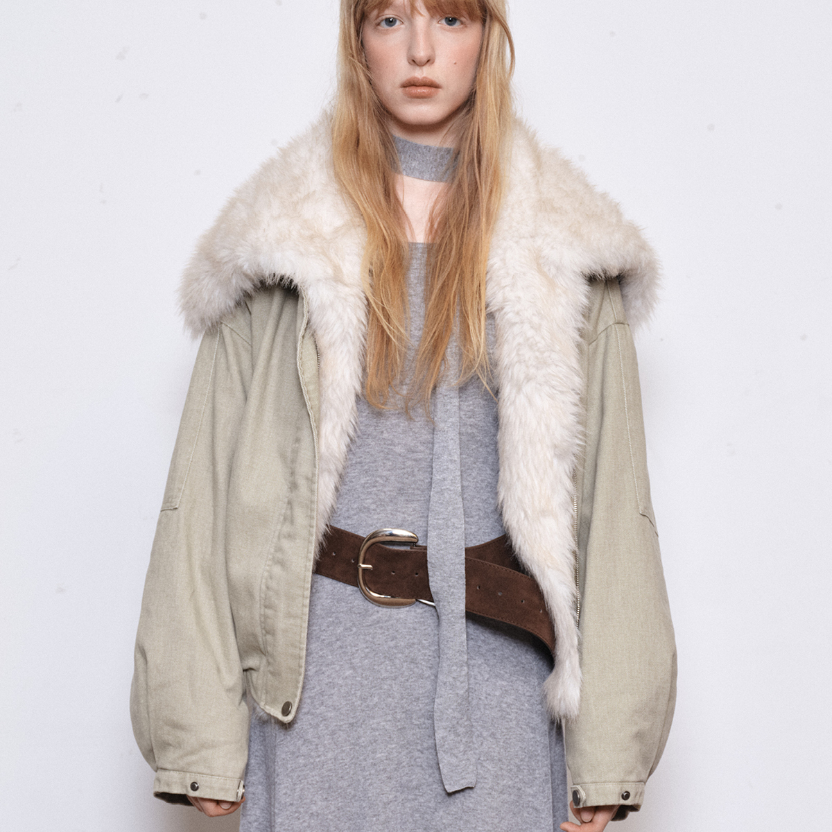 demi et demi Lazy Winter“温柔包裹”卡其色毛领短款外棉服