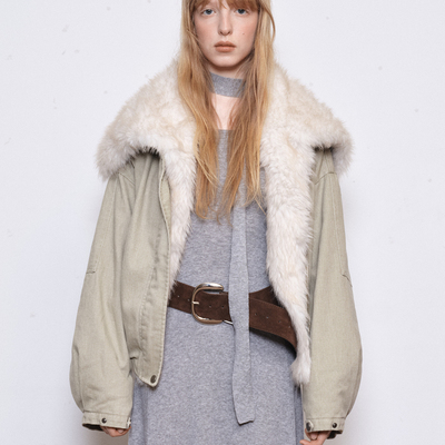 demi et demiLazy Winter“温柔包裹”卡其色毛领短款羽绒服