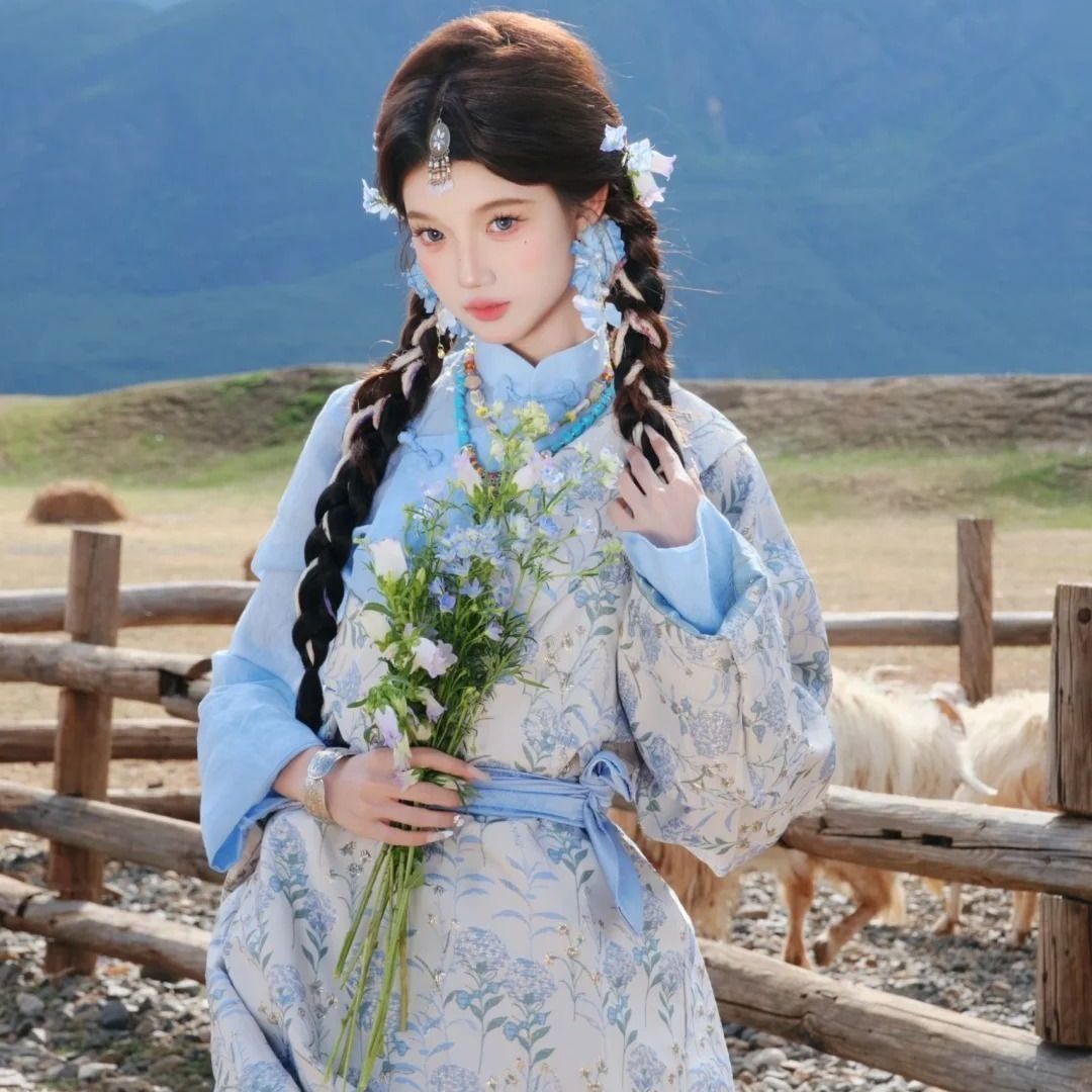 藏族服装藏服云南少女旅拍丽江爆款藏袍新款西藏清新民族写真摄影