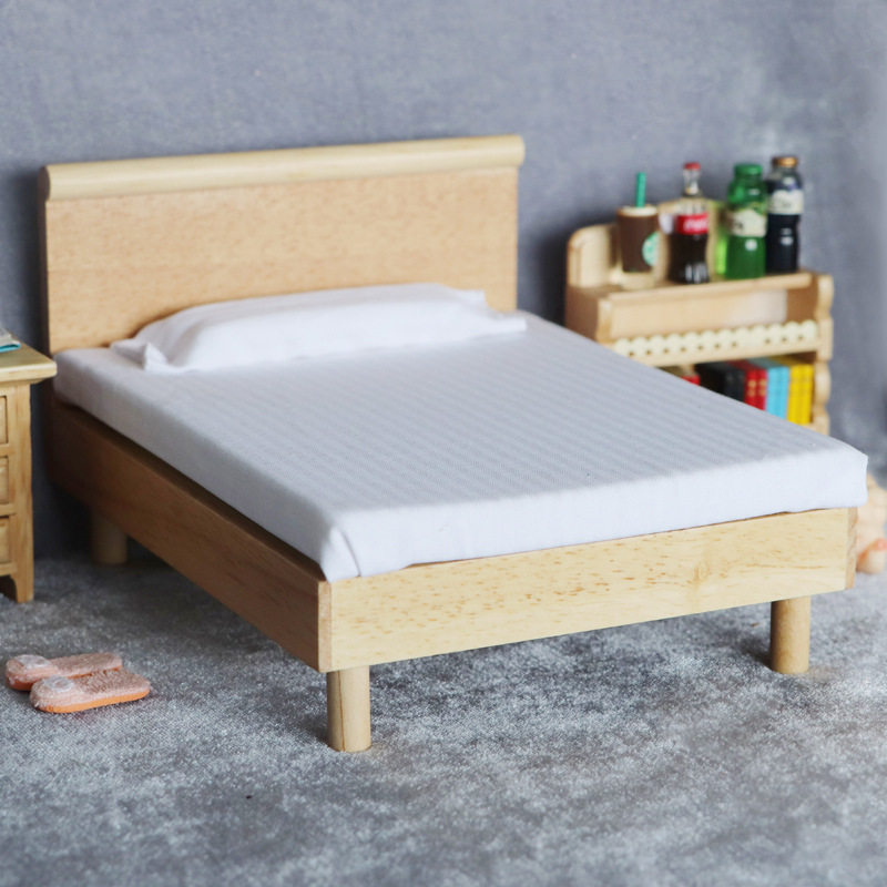 1:12娃娃屋dollhouse迷你小家具卧室微场景现代原木色实木双人床