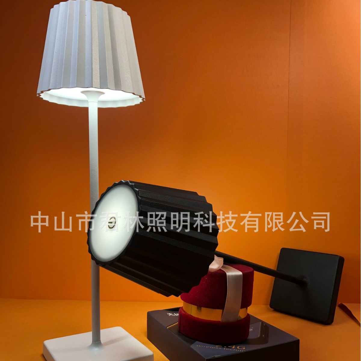 亚马逊充电夜灯床头百褶罩高脚杯小台灯可充氛围灯RGB床头柜桌面