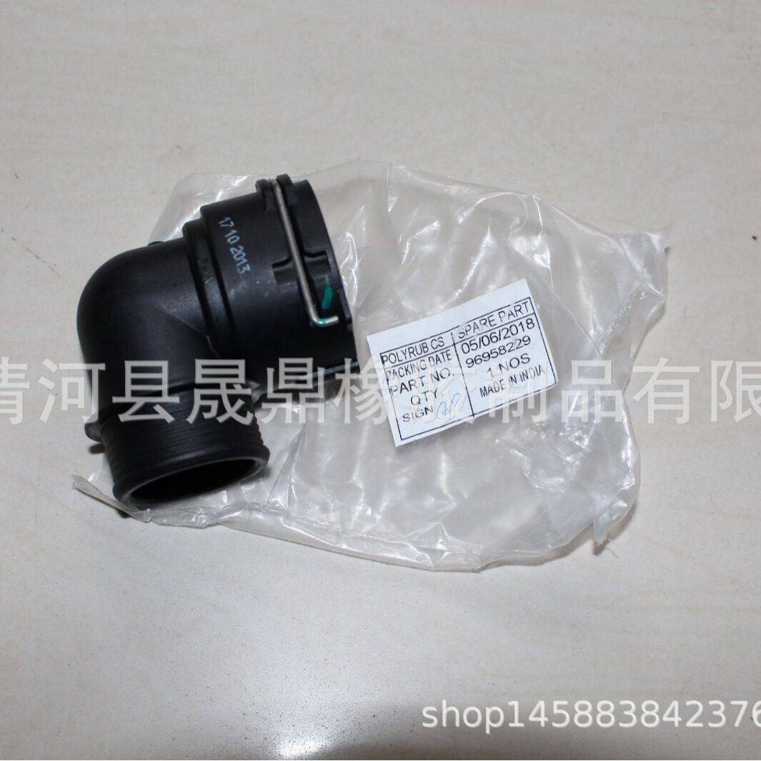 厂家生产加工德系美系汽车塑料接头尼龙三通塑料出水管