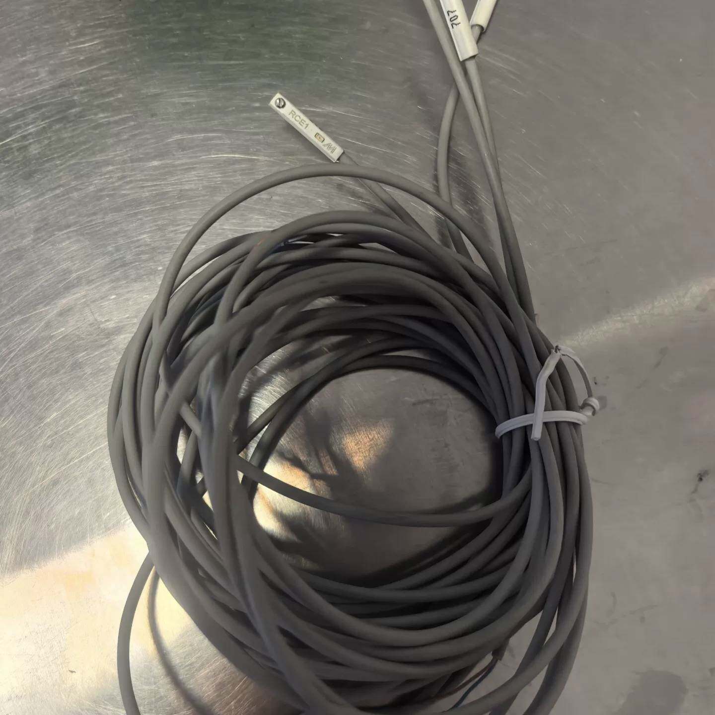 可维修磁性开关 ，RCE1型号，实物拍摄，线材长度约2米，无包议价