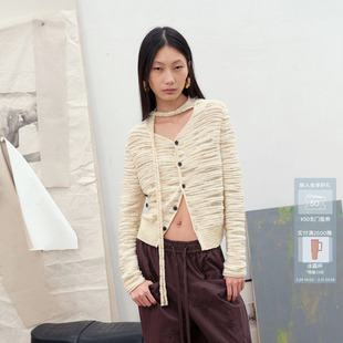 AVVENN镂空条纹花形肌理感宽松版 AK12801565 型毛衣短开衫