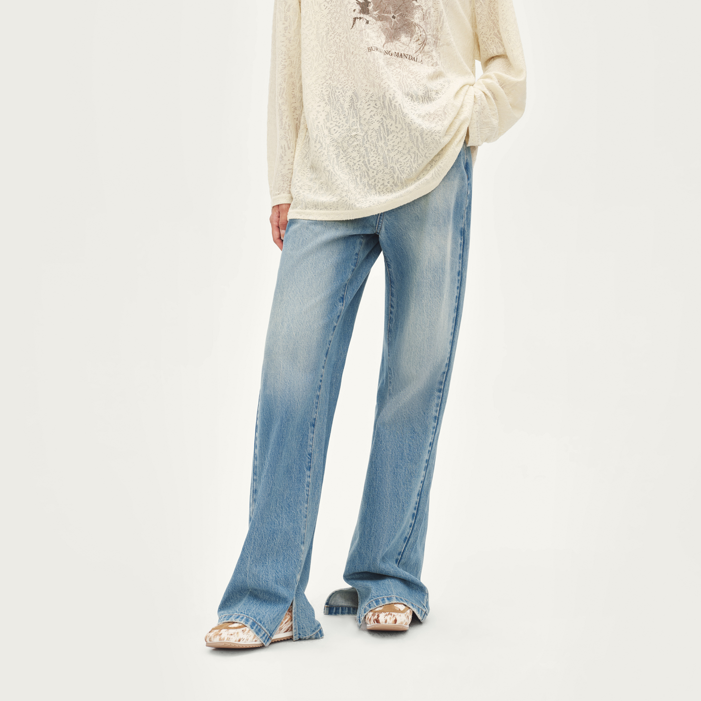 AVVENN脚口开叉酒红腰带直筒水洗蓝牛仔裤AL91302636