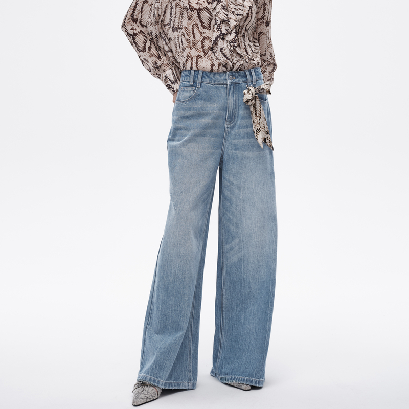 AVVENN设计师款福运蛇印花丝巾装饰厚实宽松牛仔裤AL11302592