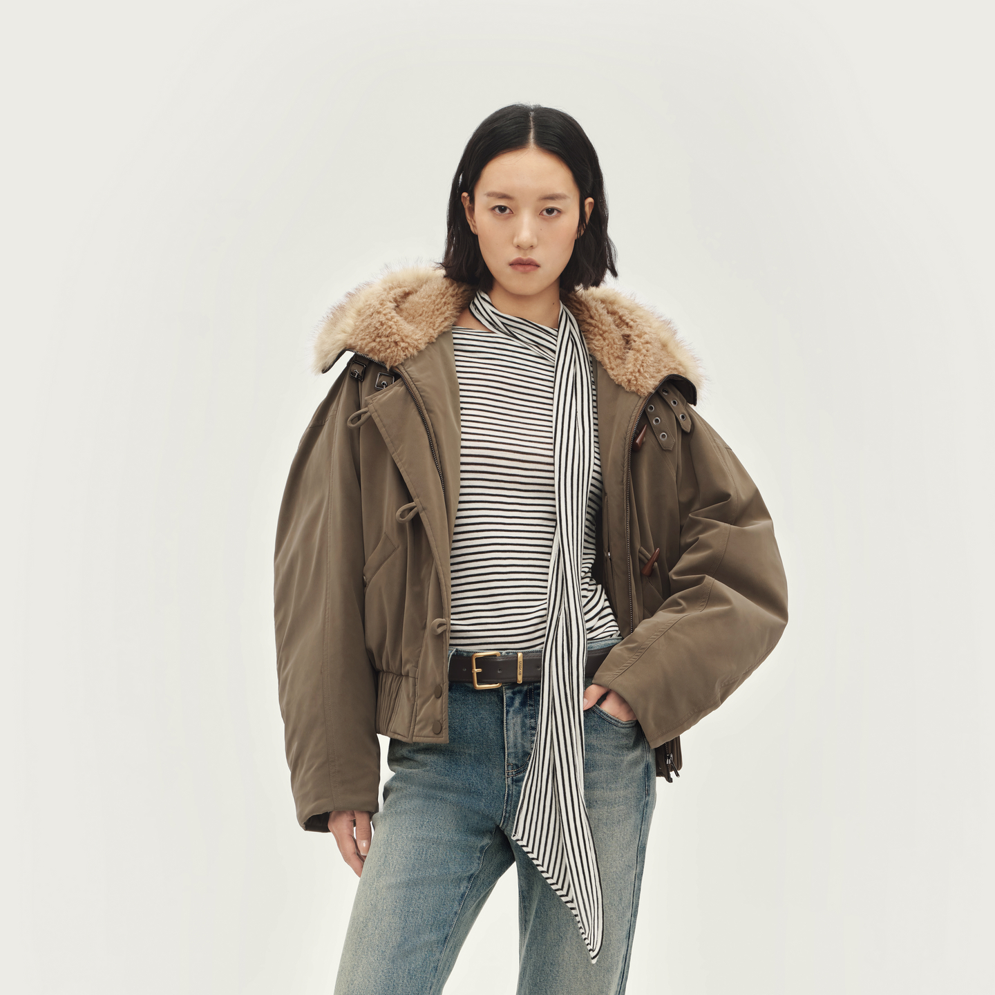 AVVENN仿皮质感插肩袖修身羽绒外套时髦百搭AL90501556