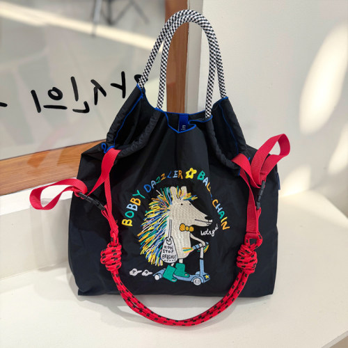 斜挎包大容量女高级感百搭大气旅行便携刺绣ball chain环保购物袋