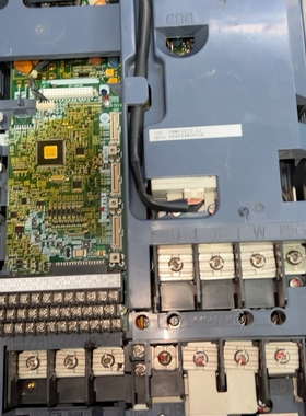 富士变频器 FRN15G1S-2J，功能正常，成色一般。因升【议价】