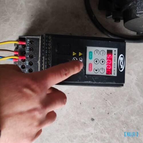 【顺庆】奕创飞ECF80-2R2G3变频器，拆机剪线二手2.2KW/【议价】