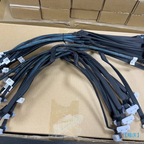 【顺庆】Dell 戴尔 R750XS SAS线 12背板 服务器 R【议价】