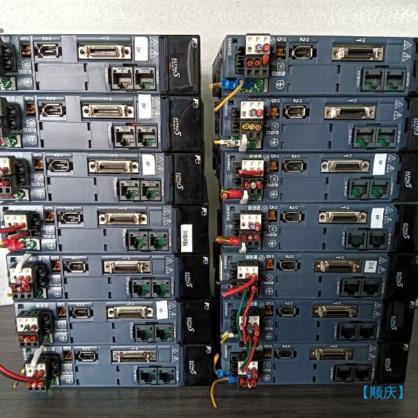 【顺庆】富士驱动器RYH401F5-VV2   220V 400W二【议价】