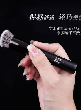 雕画师圆头斜面无痕磨皮聚焦粉底刷不吃粉化妆师专用便携轻薄哑光