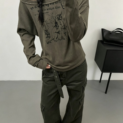 meet up studio-风印花领口钉珠层次感设计斜肩长袖T长袖T恤2751