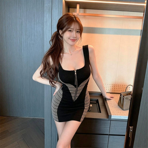 M900辣妹风拉链针织吊带连衣裙女夏收腰显瘦拼色弹力包臀短款裙子