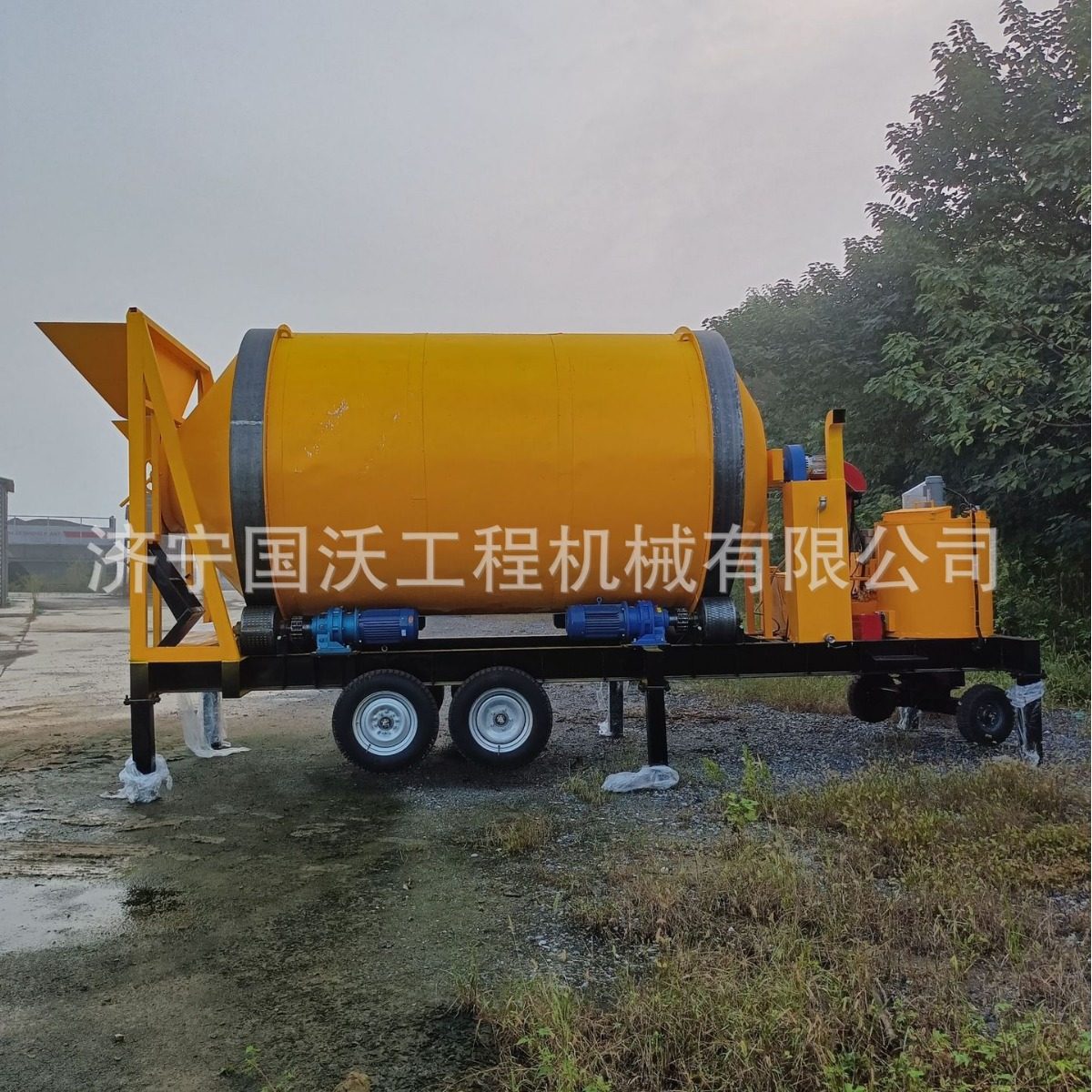 小院铺路用沥青搅拌机 牵引1.5方沥青罐车 自动热合沥青机图片
