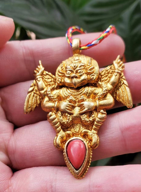 新品藏传尼泊h尔黄铜金翅大鹏鸟吊坠鎏金宝石饰品随身挂件男士项