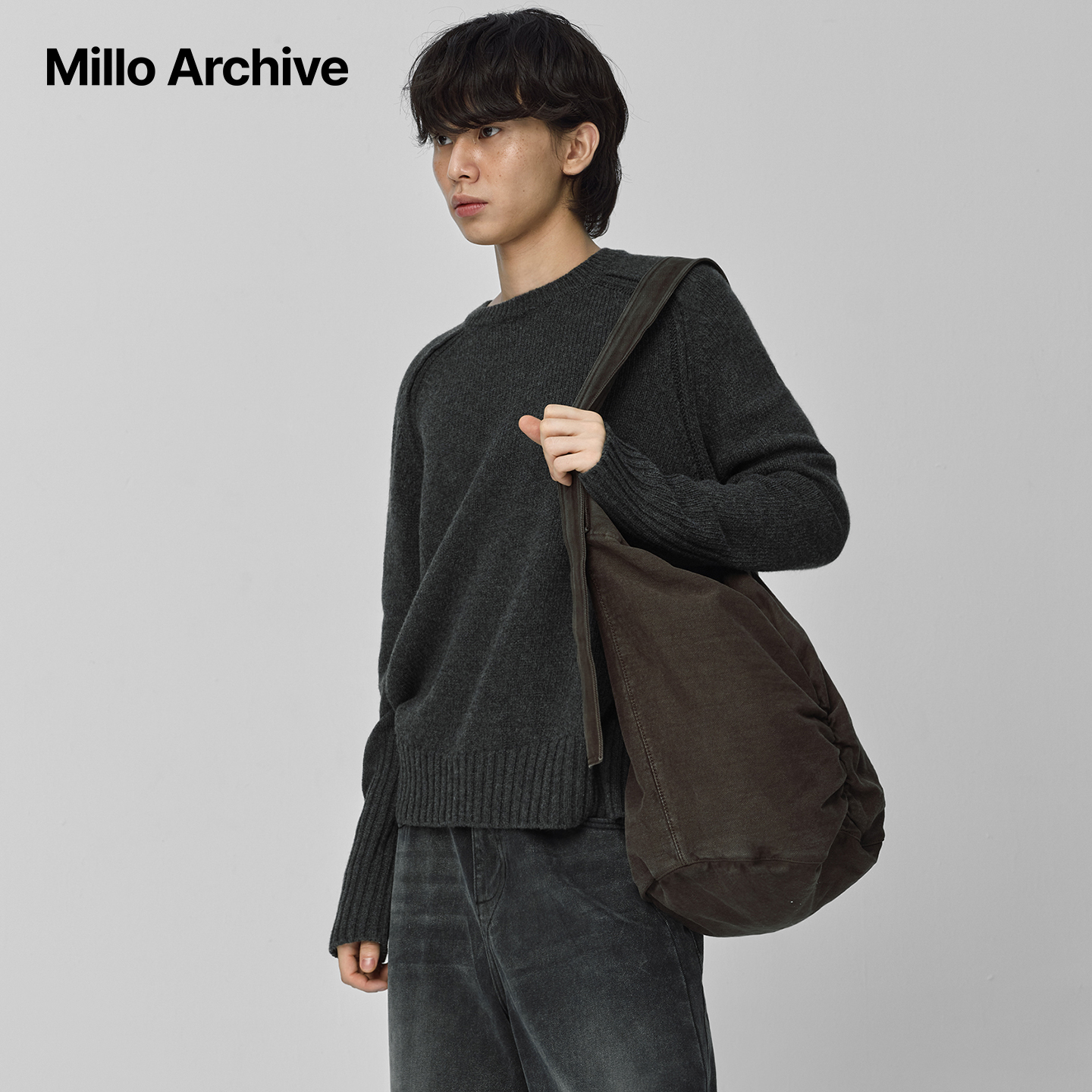 Millo Archive25秋冬黑色褶皱单肩斜跨饺子包休闲简约大容量慵懒