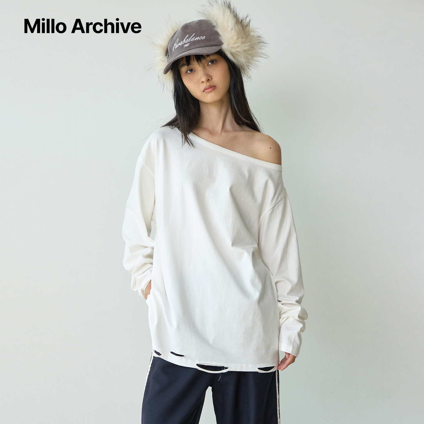 Millo Archive25冬款斜肩条纹长袖T恤女宽松露肩上衣慵懒风设计感