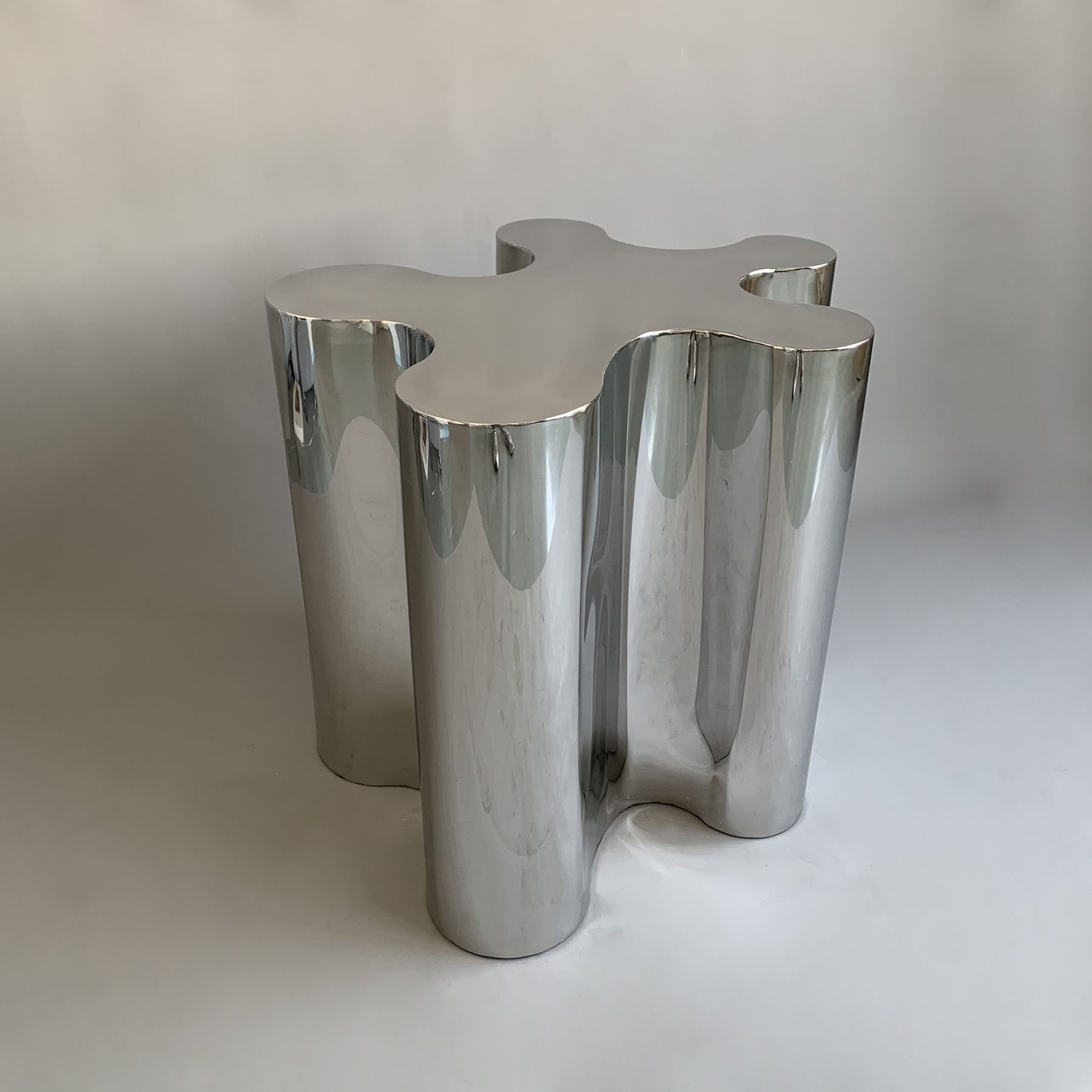 现代轻高级感茶几设计师别墅样板房酒吧酒店餐厅客厅不锈钢茶几