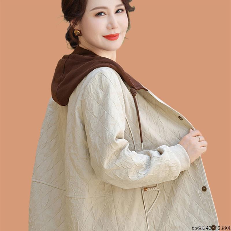 小个子妈妈秋装2025新款外套短款中老年女装春秋时尚休闲连帽夹克