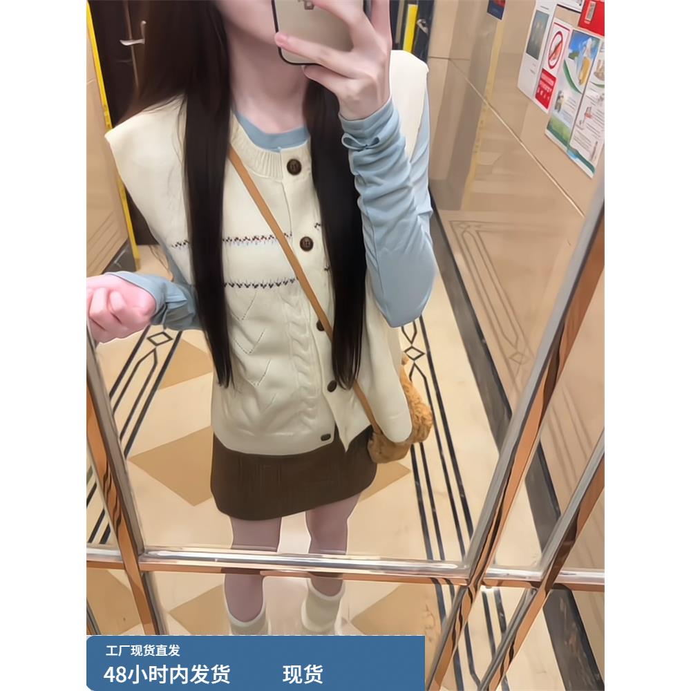 白色针织马甲外套女秋季新款韩系学院风减龄独特漂亮叠穿无袖上衣