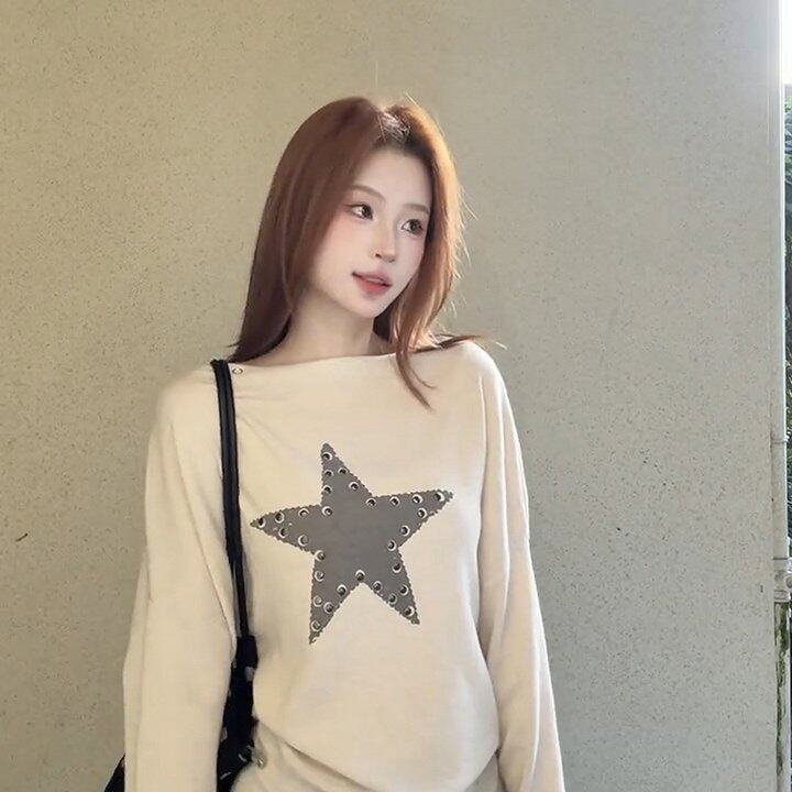 已到货 五角星铆钉长袖针织女秋季穿搭宽松显瘦露肩打底衫上衣