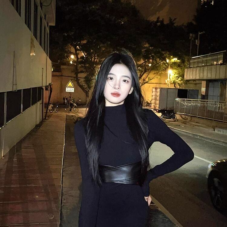 秋冬款内搭打底修身黑色连衣裙子女2026新款性感辣妹气质包臀短裙