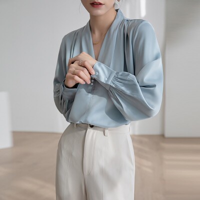 速发2021新款韩版宽松感面长袖小众套计缎珍珠装饰设头上衣