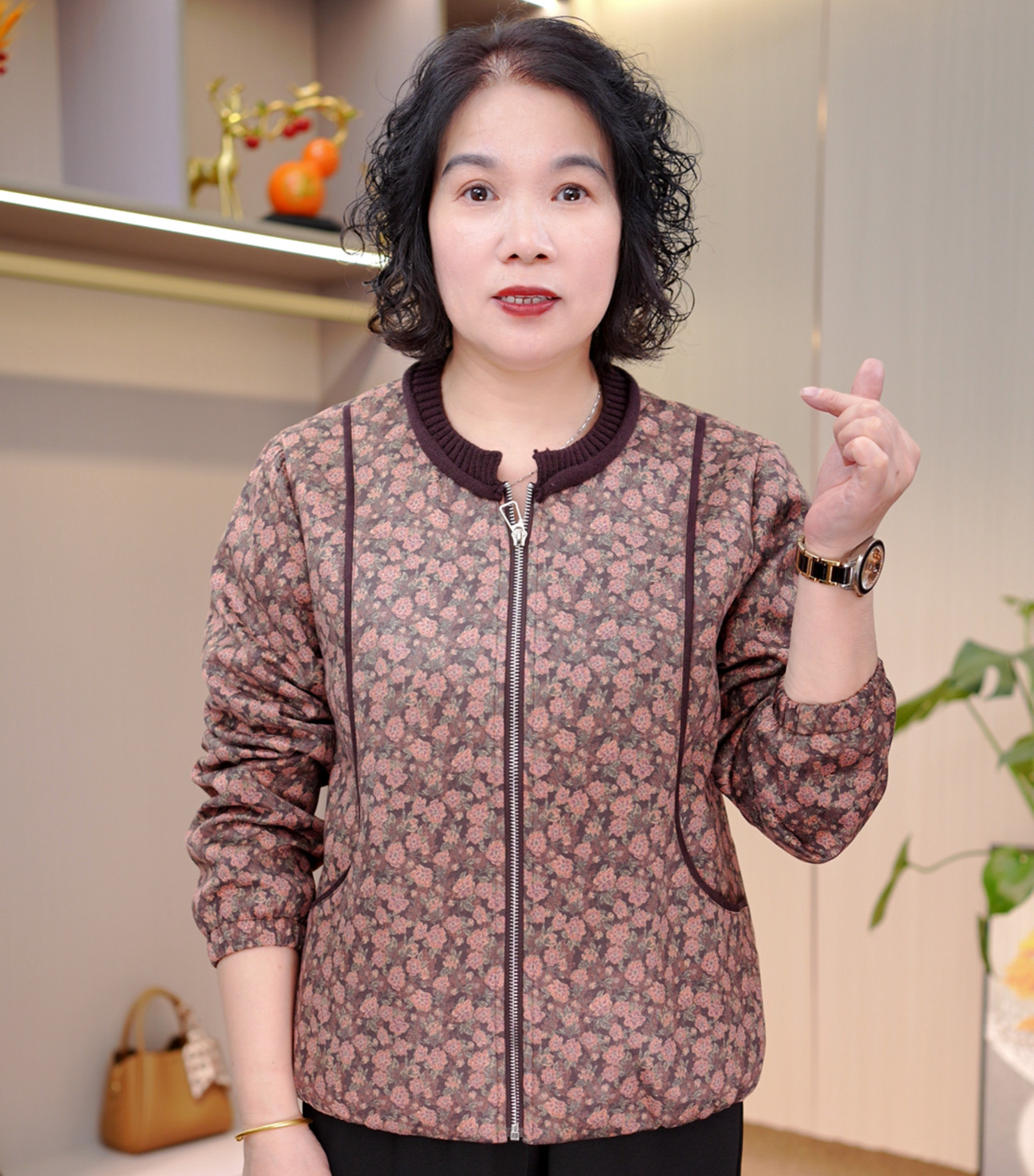 2026秋季新款中老年女装时尚印花外套妈妈装圆领宽松百搭夹克上衣