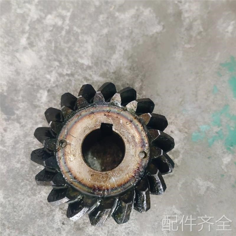 机床配件齐齐哈尔二机X6132/X504C0铣床螺旋伞齿轮Z18/18长105内