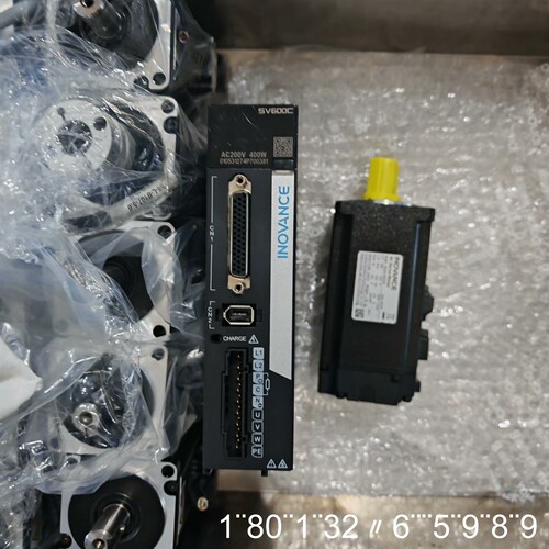 伺服电机驱动器套装！型号SV600CS2R8I驱动器