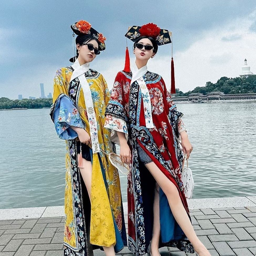 清代仿刺绣印花古装清朝中式宫廷格格服旗装女旅写真服装摄影拍照