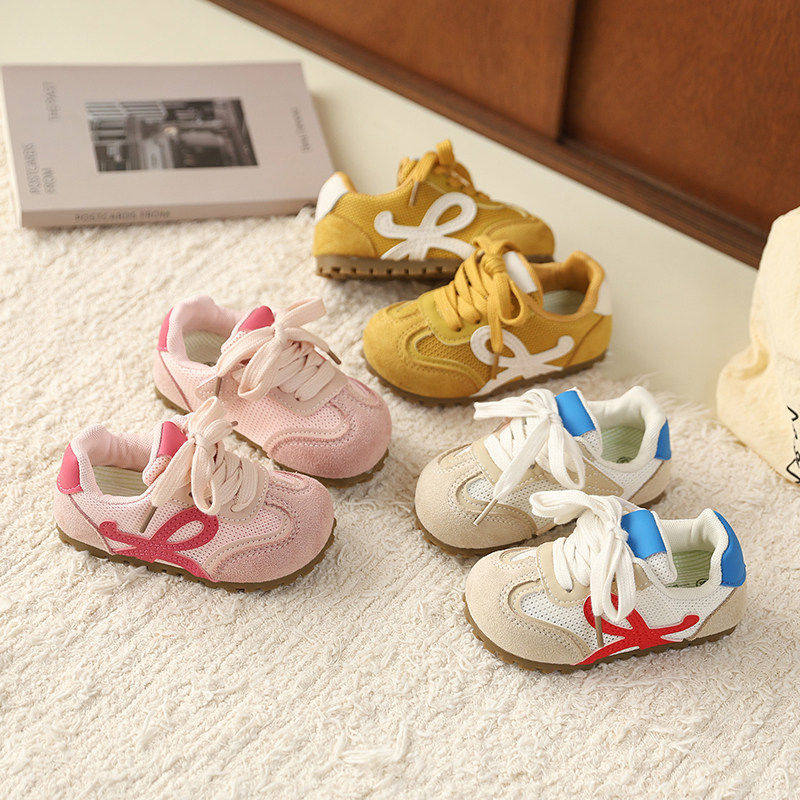 真皮儿童德训鞋2026春秋新款女童透气防滑阿甘鞋男童休闲运动鞋子