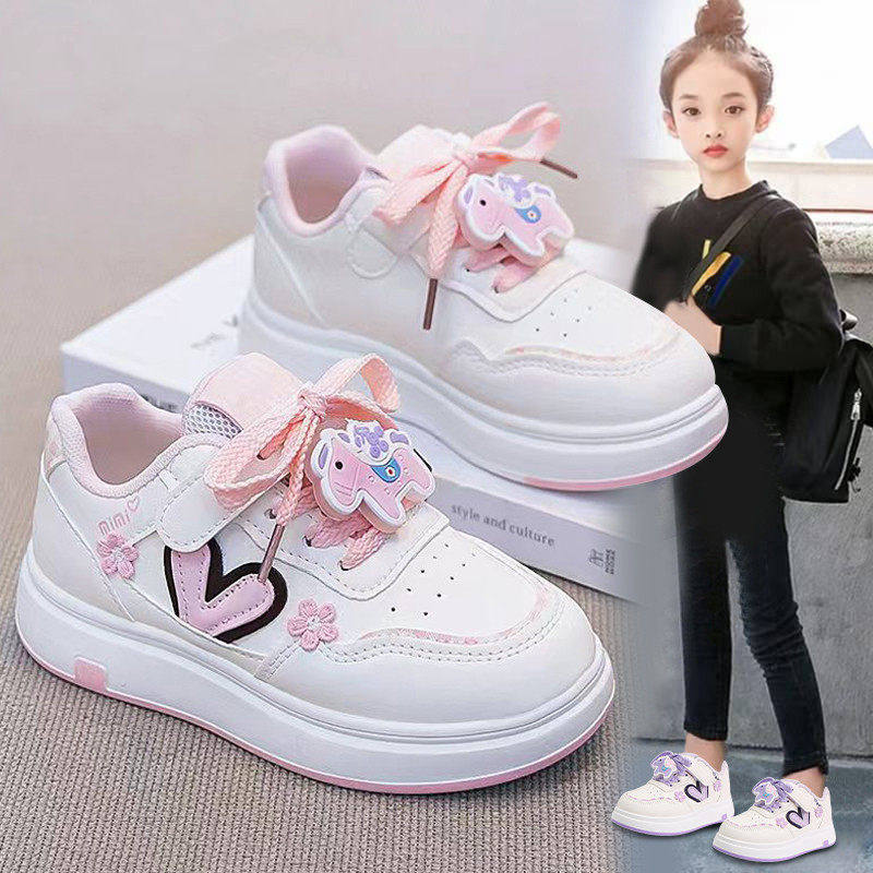真皮女童小白鞋2026春秋新款卡通图案透气运动鞋软底防滑休闲板鞋