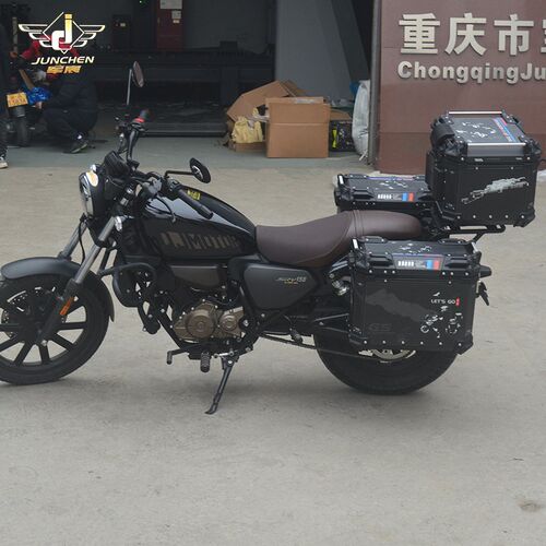 适用于钱江摩托车闪150铝合金三箱SRV150快P拆专用边箱架尾箱带灯