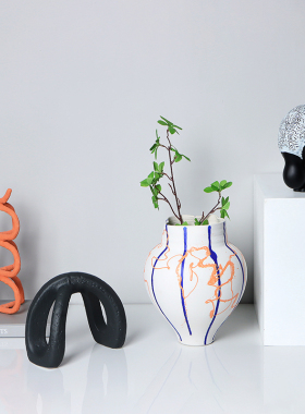 现代简约组合饰品摆件样板间售楼处玄关客厅电视柜V干花器几何装