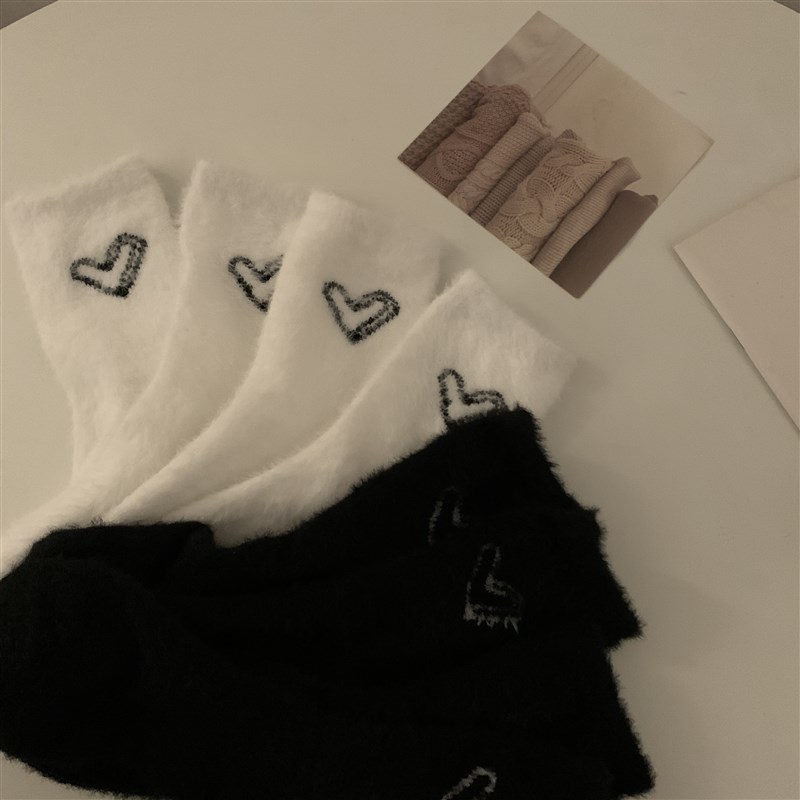 极速保暖软绒百搭袜子女r款冬季2023新款中筒袜爱心黑白色泡泡袜4
